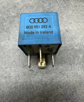Volkswagen Golf IV Other relay 8D0951253A