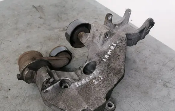 KIA Sorento Generator/alternator belt tensioner 252812F0