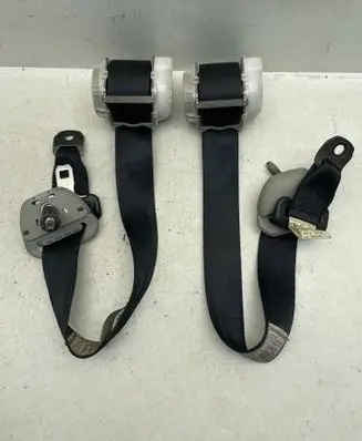 Toyota Corolla Verso AR10 Rear seatbelt 7L1540 299755