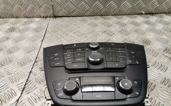 Head unit multimedia control