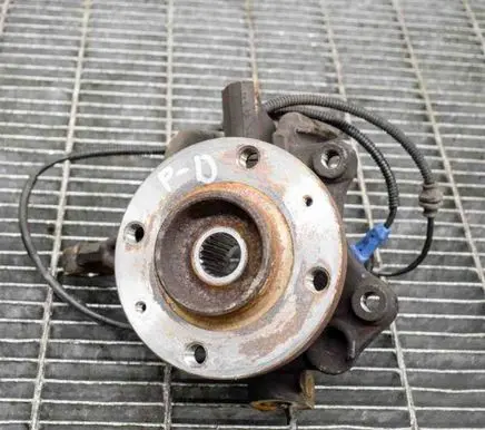 Citroen DS3 Front wheel hub