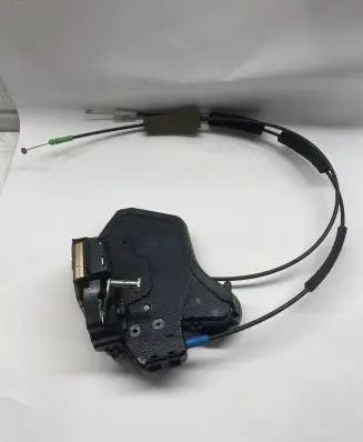 Toyota Avensis T250 Coupe door lock (next to the handle) 32R