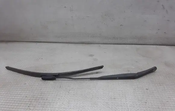 Renault Clio III Windshield/front glass wiper blade 