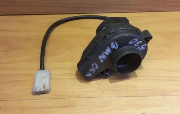 BMW 5 E39 Engine control unit/module fan 0130002831