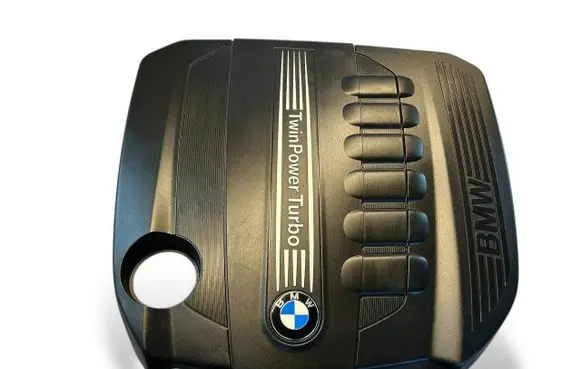 BMW 5 F10 F11 Engine cover (trim) 7800575 13717800575 8510365