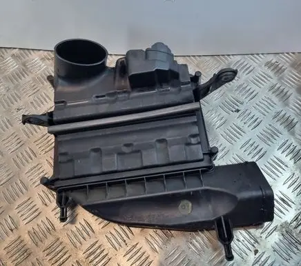 Mercedes-Benz E W211 Air filter box A6420901701