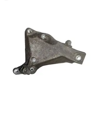 Engine mounting bracket