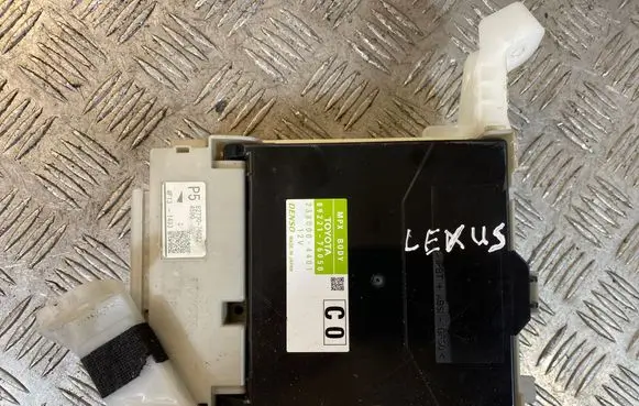 Lexus CT 200H Comfort/convenience module 8922176050 2380004401