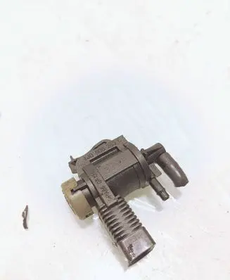 Volkswagen Touran I Turbo solenoid valve 1J0906283C