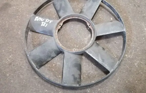 BMW 5 E39 Fan impeller 2243303