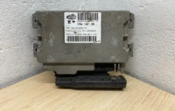 Fiat Punto (176) Engine control unit/module 46521173 IAW16F3B 16F3B6A3555