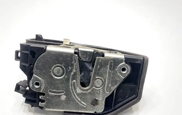 BMW 5 E60 E61 Front door lock 7154628