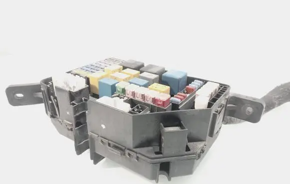 Hyundai Elantra Fuse module 913022d610