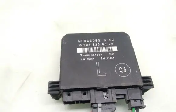 Mercedes-Benz C W203 Door control unit/module 2038206526