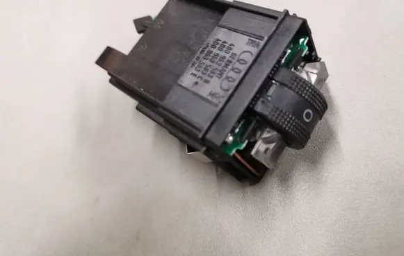 Audi A6 S6 C5 4B Seat heating switch 4B0963563B