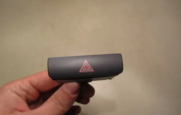 Volkswagen PASSAT B7 Hazard light switch 3AA953509 10918811