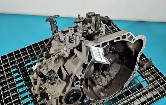 Hyundai Elantra Manual 5 speed gearbox IMPRK1484418