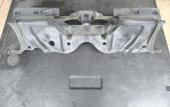 BMW X3 F25 Other engine bay part 7213660 17711410