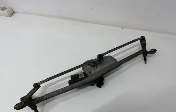 Front wiper linkage and motor