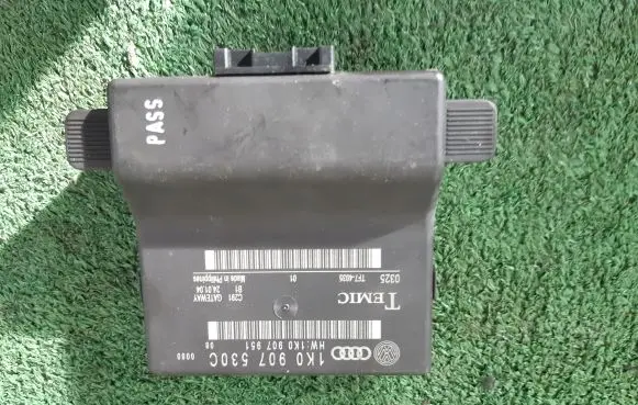 Volkswagen Golf V Gateway control module 1K0907530C
