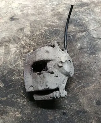 Mercedes-Benz C W204 Front brake caliper 