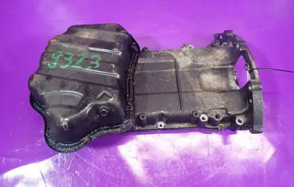 Nissan X-Trail T30 Oil sump
