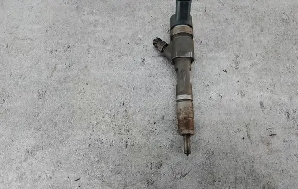 Fuel injector