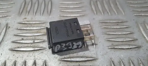 Volkswagen Touareg I Other relay 7M0951253C 95VW10K705