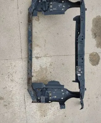 Nissan Qashqai+2 Radiator support slam panel
