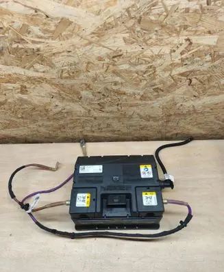 Porsche Cayenne (9Y0 9Y3) Voltage converter inverter 4M0915169H