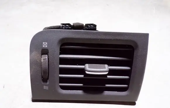 Nissan X-Trail T31 Dashboard side air vent grill/cover trim 68761JG00B