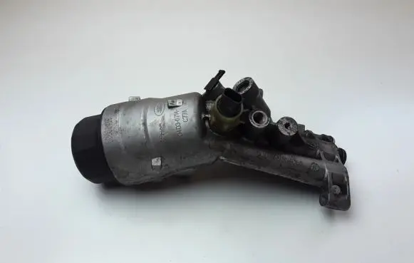Oil filter mounting bracket