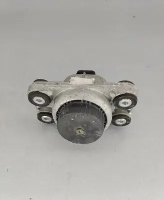 Land Rover Range Rover Sport L494 Engine mount bracket LR056882