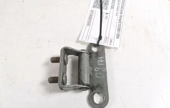 Toyota Corolla Verso E121 Tailgate/trunk/boot hinge 68810-21050