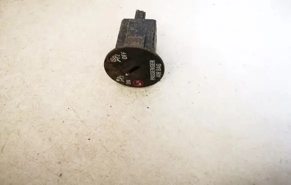 Opel Meriva B Passenger airbag on/off switch 13577258