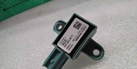 Audi A4 S4 B8 8K Airbag deployment crash/impact sensor 8K0955557C