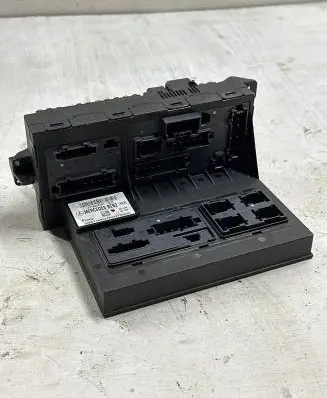 Mercedes-Benz E W211 Fuse module 2115453101