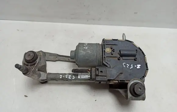 Seat Altea XL Front wiper linkage and motor 5P0955024C 5P0955120A
