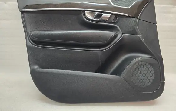 Volvo XC90 Front door card panel trim 31393113