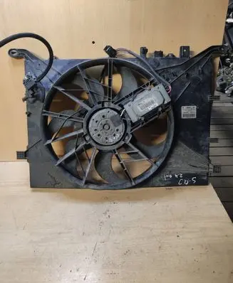 Volvo S80 Radiator cooling fan shroud 30636445 0130303909