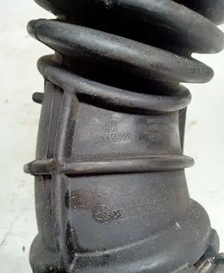 Chevrolet Trax Air intake hose/pipe 95374554