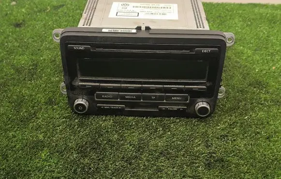 Volkswagen Amarok Radio/CD/DVD/GPS head unit 1K0035186AN GRO633