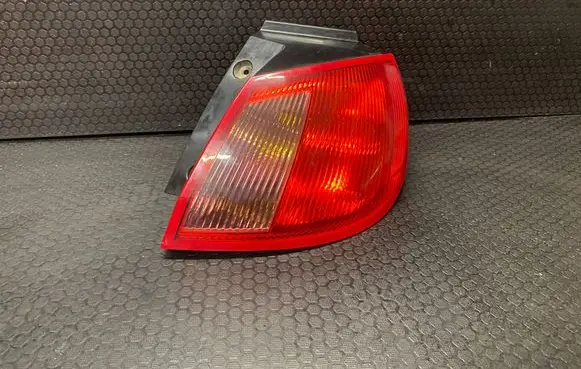 Mitsubishi Colt Rear/tail lights MR957366 27850202