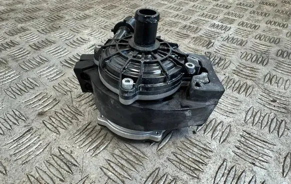 Nissan Qashqai J12 Water pump 215806UM0A