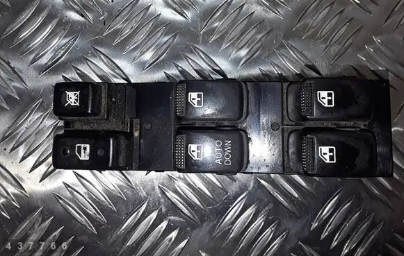 Hyundai Tucson JM Electric window control switch 935702E400