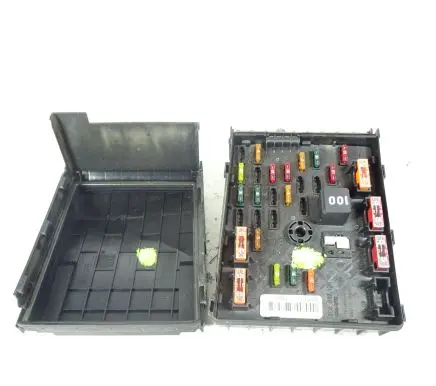 Volkswagen PASSAT CC Fuse box set 3C0937125