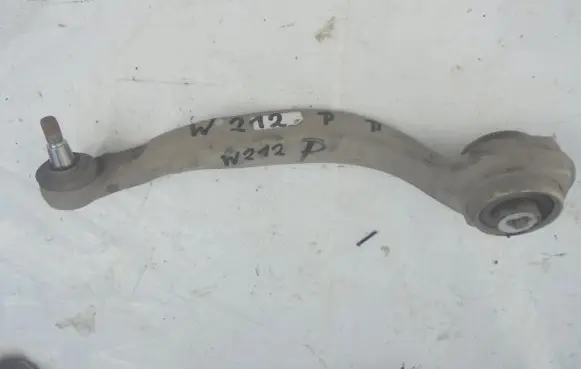 Mercedes-Benz E W212 Front lower control arm/wishbone