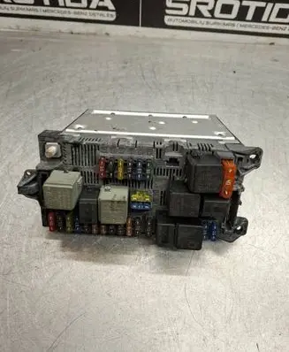 Mercedes-Benz E W211 SAM control unit 0025458701