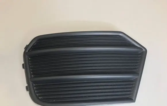 Audi Q3 8U Front bumper lower grill 8U0807681P
