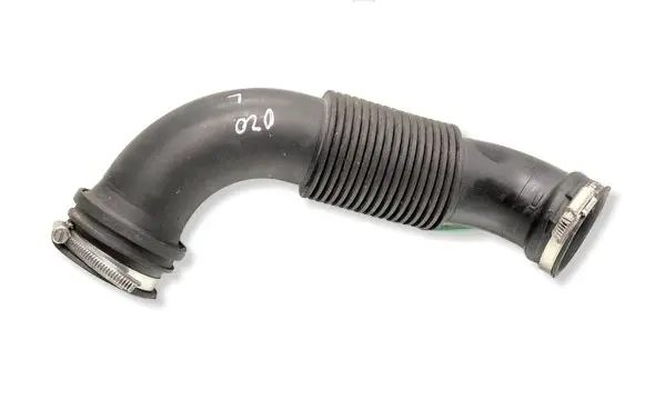 Ford Focus Air intake hose/pipe CV619C623AC